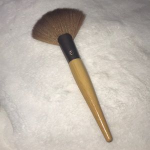 Eco tools fan brush